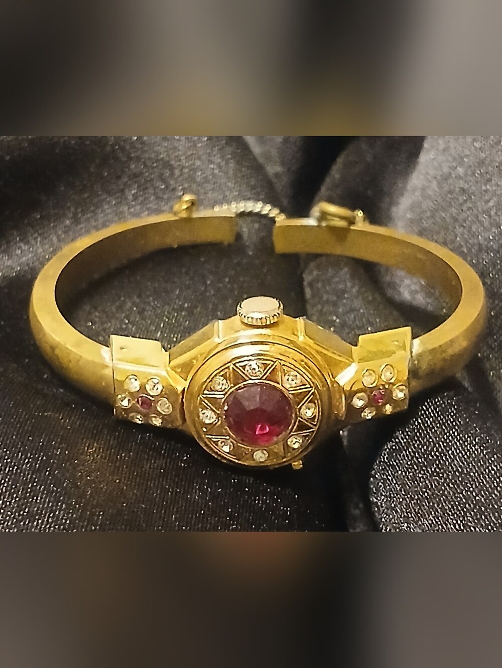 Vtg Mentor 17J Mechanical Ladies Bangle Watch Cover Hidden Dial Faux Ruby Red